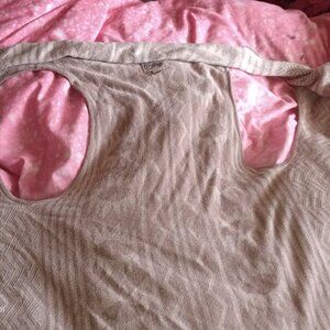 Como vintage large it goes over a long sleeve